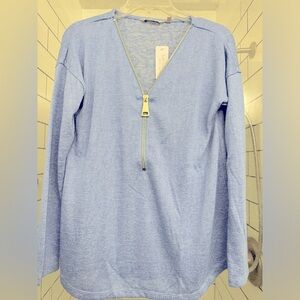 Thin sweater with zipper